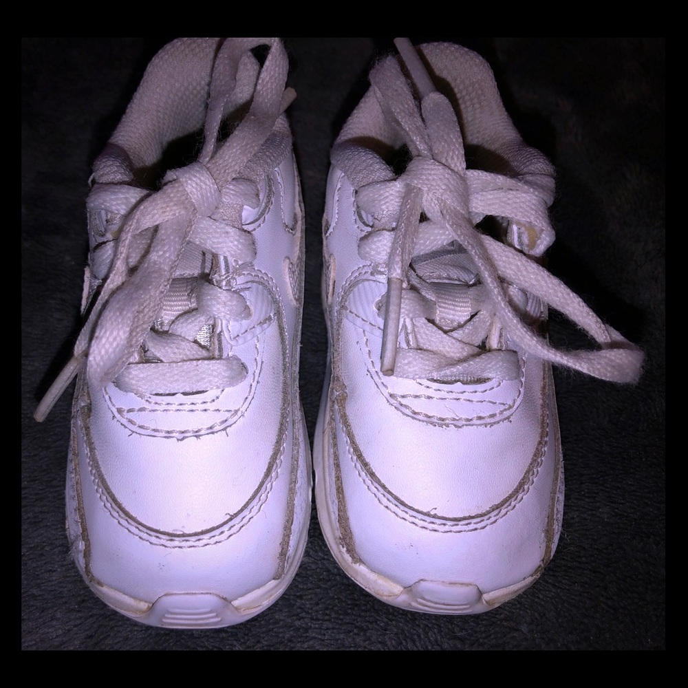White Nike low top toddler US 4C